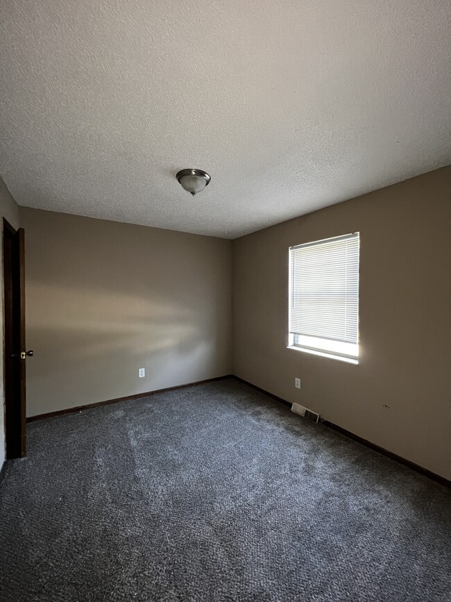 lees summit duplex - House Rental in Lee's Summit, MO | Apartments.com