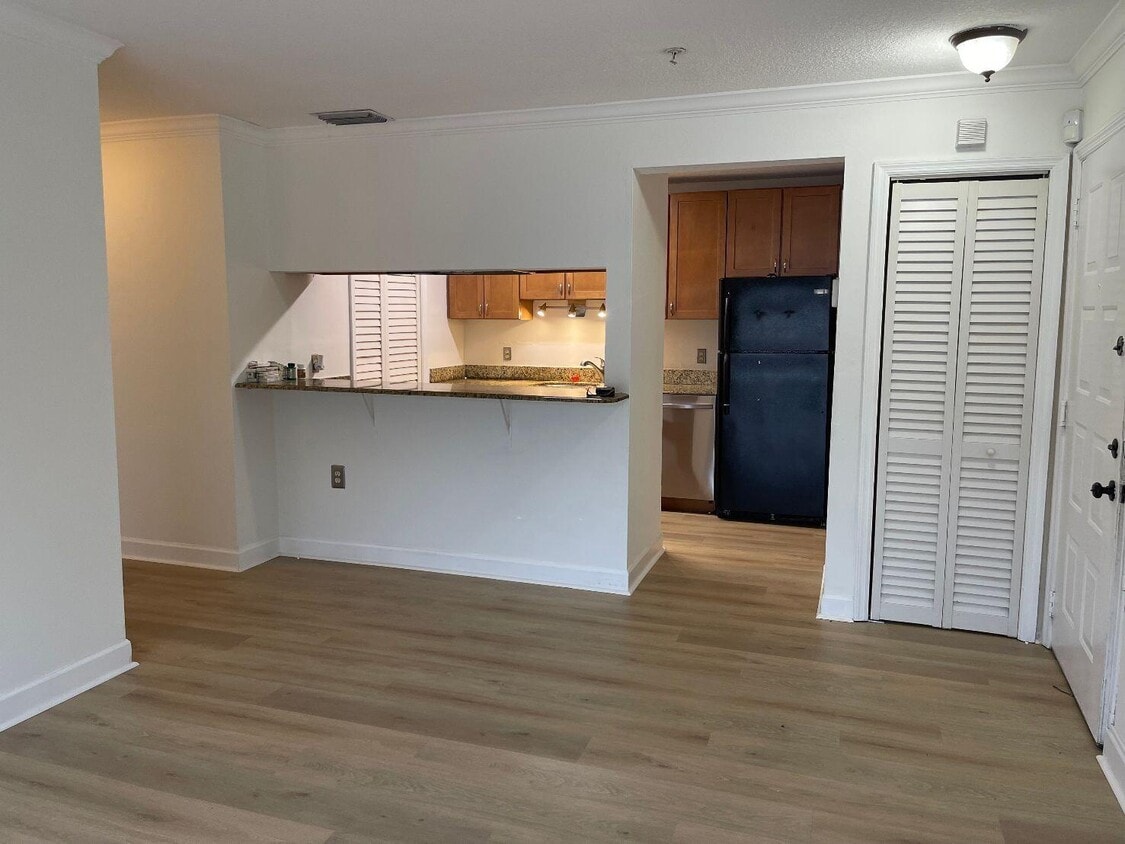 Foto principal - 2303 N Congress Ave