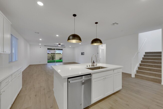 Foto del edificio - Nearly New Lennar 5 Bedroom Home in Inspirada