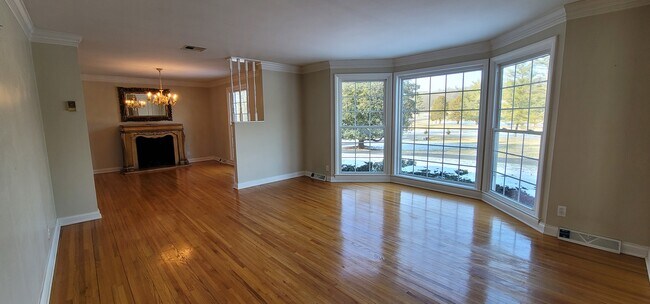 Foto del edificio - 590 Dunbar Cave Rd
