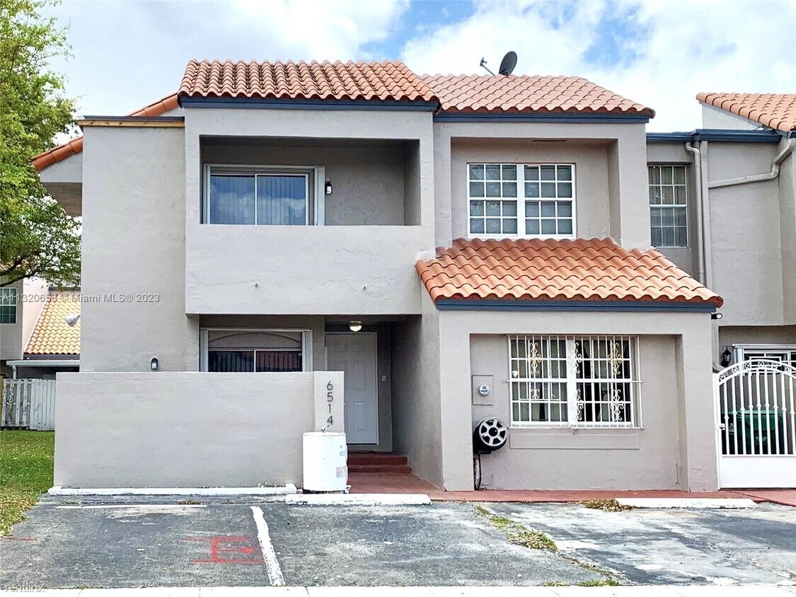 3 br, 2.5 bath Townhome Sunset Harbour Townhome Rentals in Miami FL