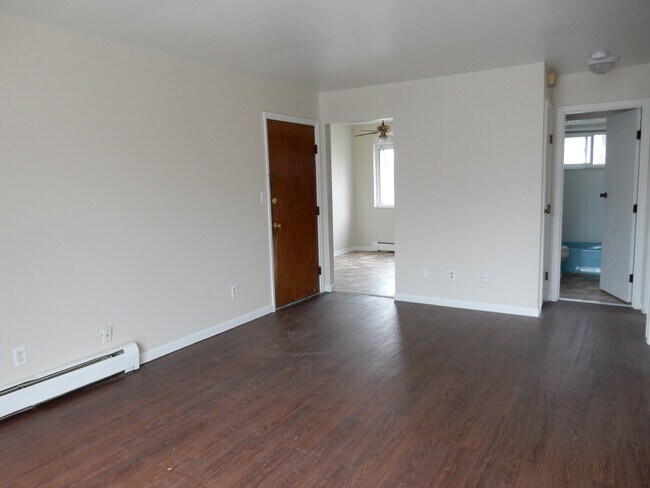 Bedroom 1 - 4522 Elliot Ave