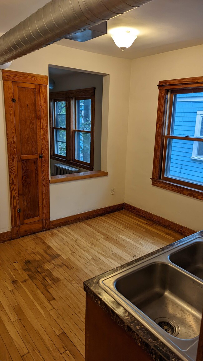 Building Photo - 255 Chestnut Ave