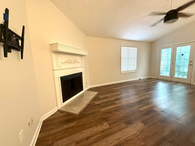 Foto del edificio - Renovated 3 bedroom 2 bath Ranch