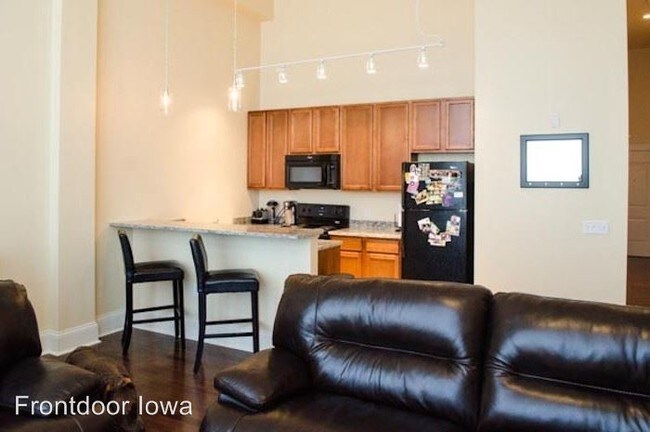324 S Brady St Davenport Ia 52801 Condo For In Building Photo 324 S Brady St