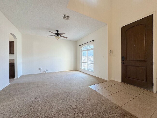 Foto del edificio - Northeast El Paso 5Bed/2.5Bath Refrig A/C!