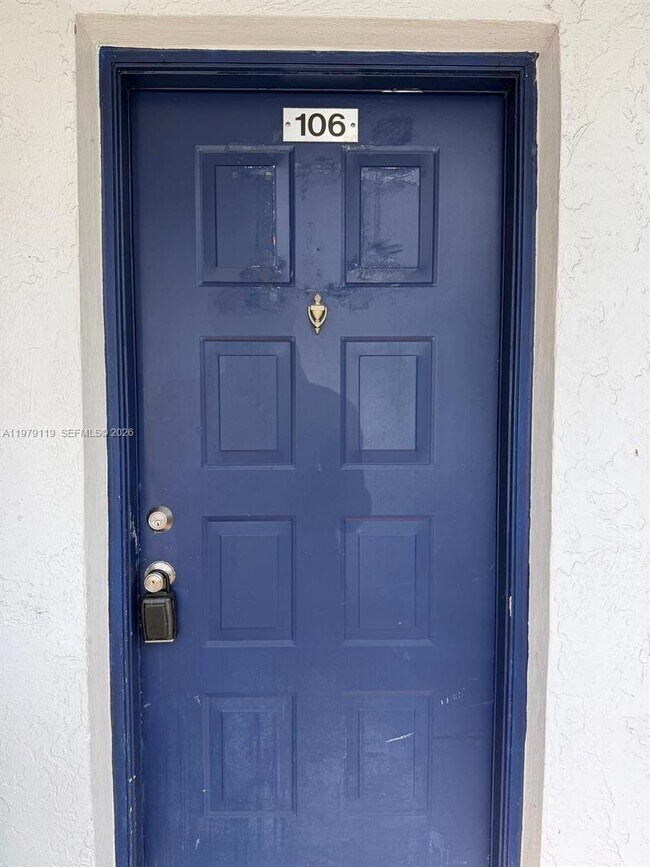 Building Photo - 8730 N Sherman Cir