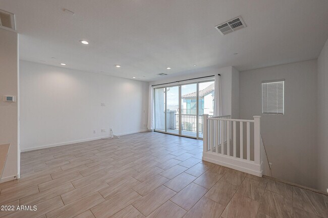 Building Photo - 4641 S Glacier