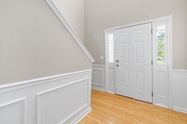 Foto del edificio - Very quiet and private location in heart of RTP