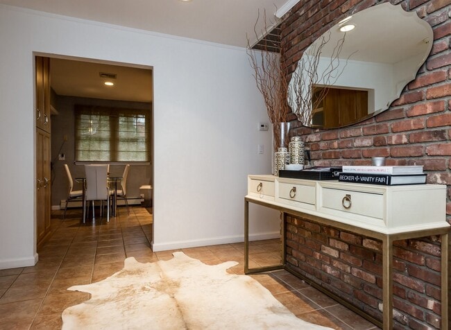 Building Photo - 1 Hickory Hill