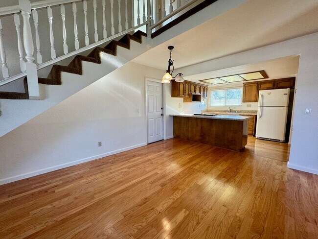 Building Photo - 3-Bedroom House, 2-Car Garage, Fenced Yard...
