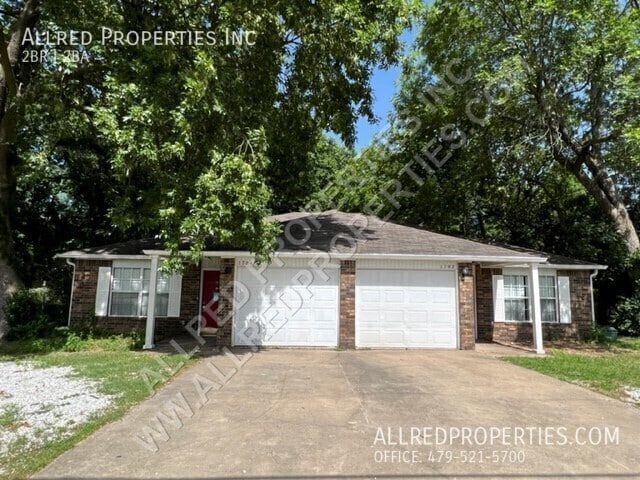 Photo - 1704 N Lewis Ave Townhome