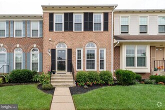 Building Photo - 3825 Grand Jct Ct