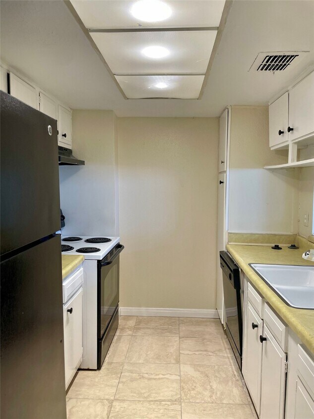 Primary Photo - 7051 Chasewood Dr