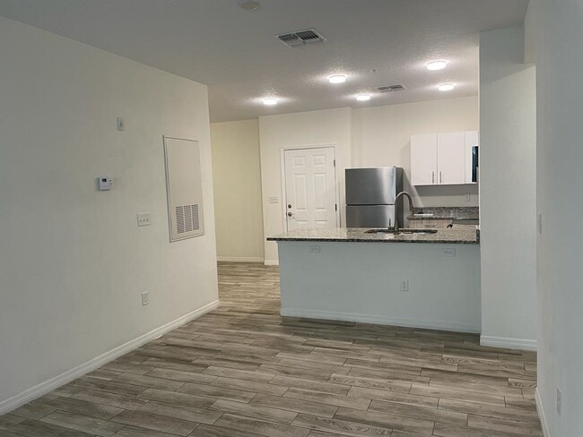 Foto del edificio - 2121 McCoy Rd
