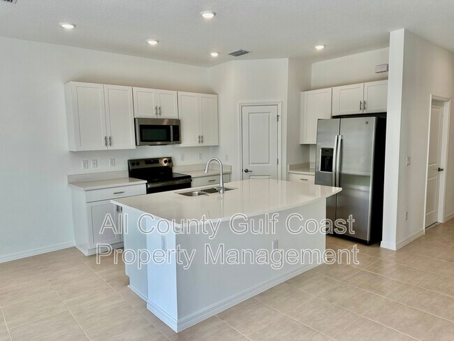 Building Photo - 15097 Cuzcorro Ct