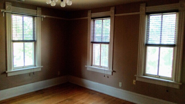 living room - 1736 N Pulaski St