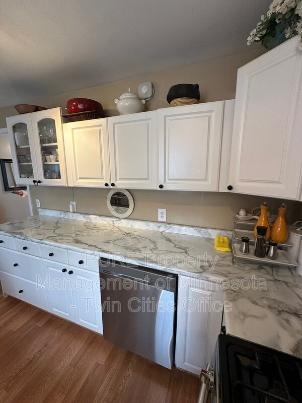 Foto del edificio - 1155 W James Ave