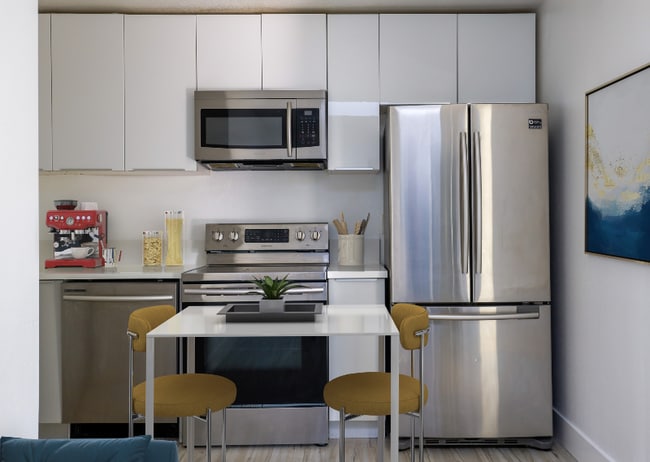 Photo - 850 N Van Ness Ave Apartment