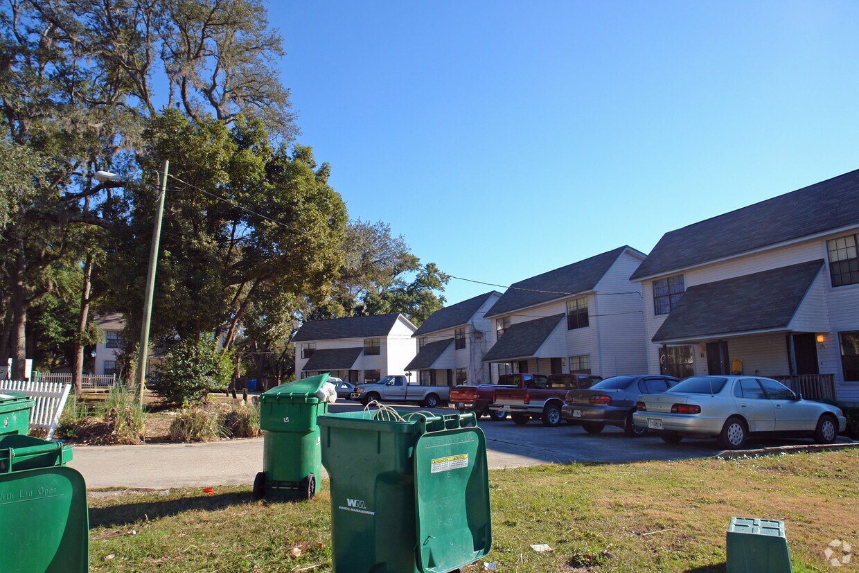 211 Evans Ave, Niceville, FL 32578 Apartments in Niceville, FL