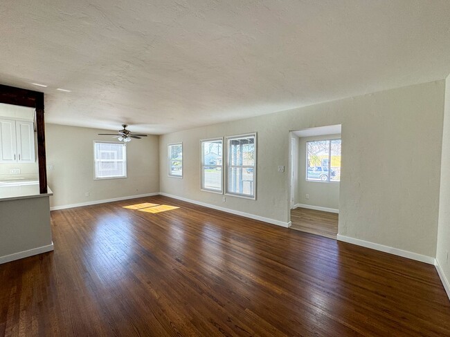 Building Photo - El Cerrito 3Bed/2Ba Private Yard, off-stre...