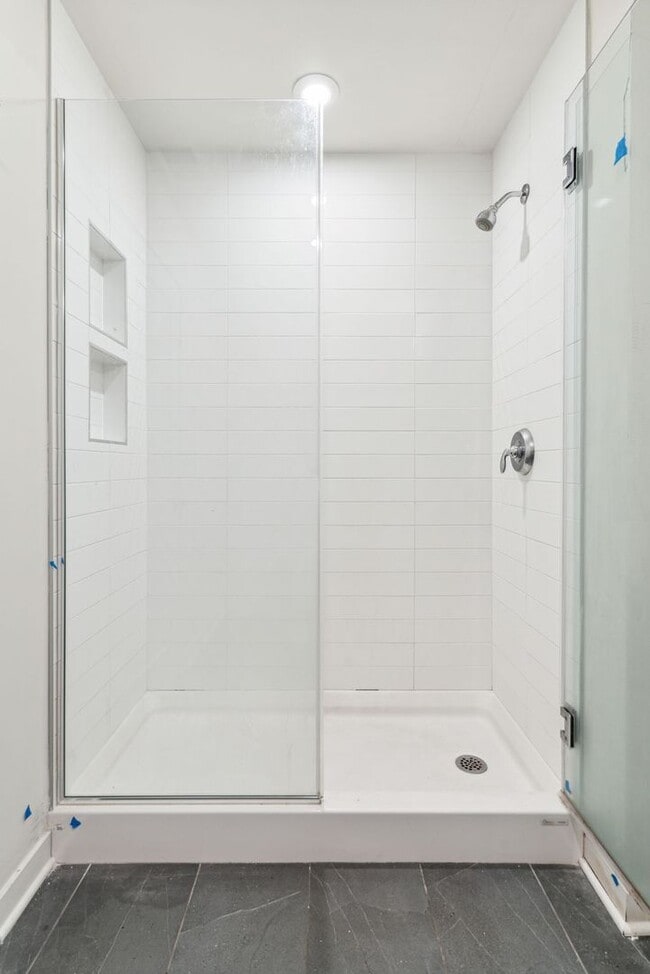 Interior Photo - Graduate Pointe