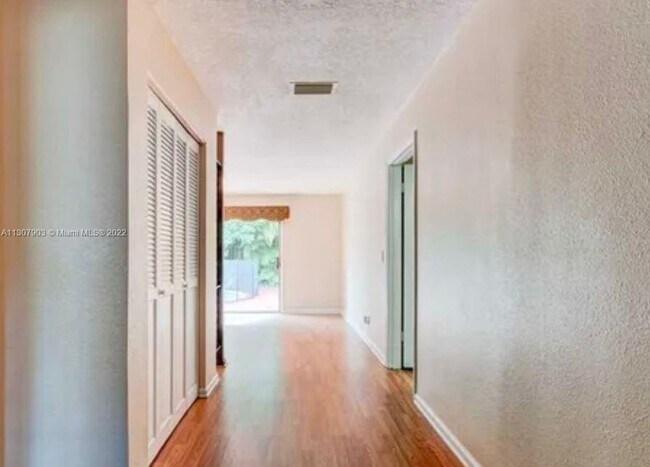 Foto del edificio - 2631 NW 105th Terrace