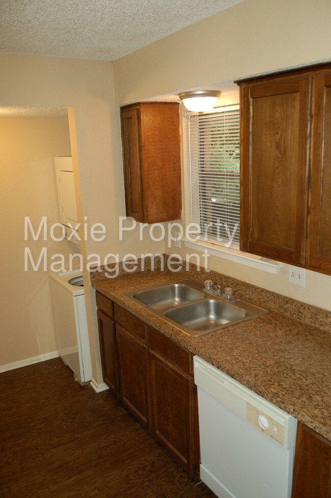 Building Photo - 3810 Coates Cir