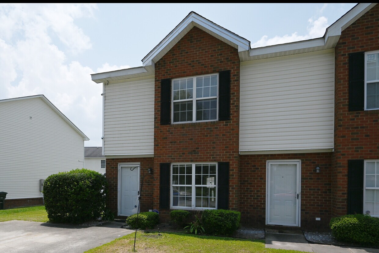 1240 Westpointe Dr, Greenville, NC 27834 Townhome Rentals in