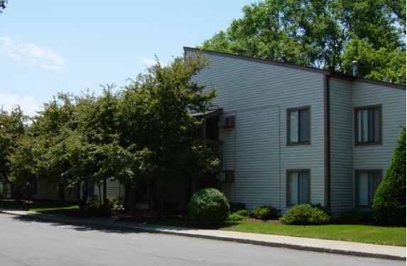 Foto del edificio - 1710 Chief Okemos Cir