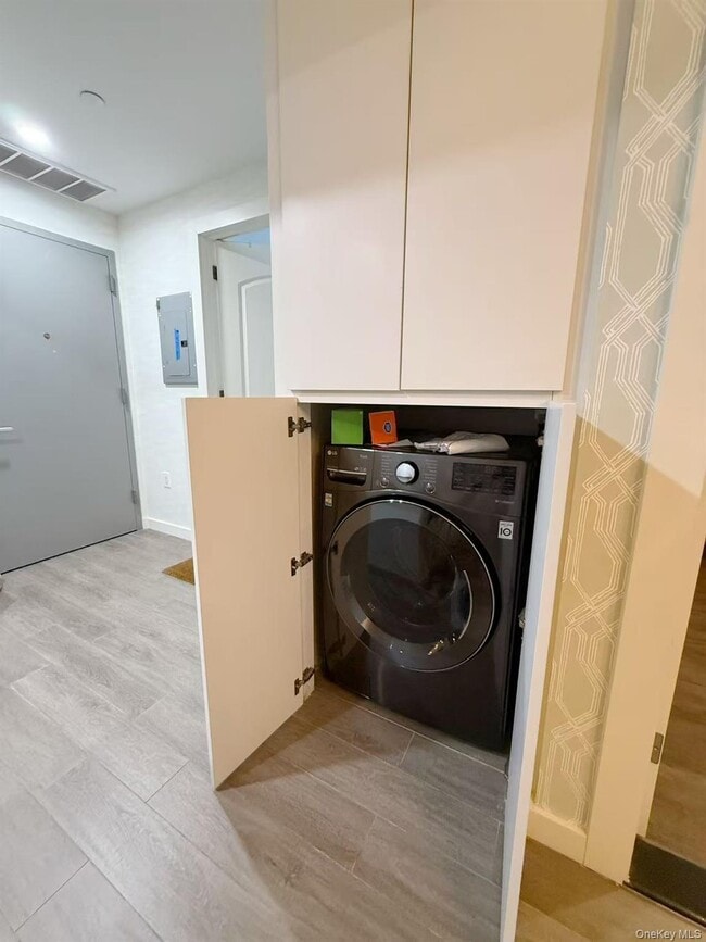 Building Photo - 144-27 Sanford Ave