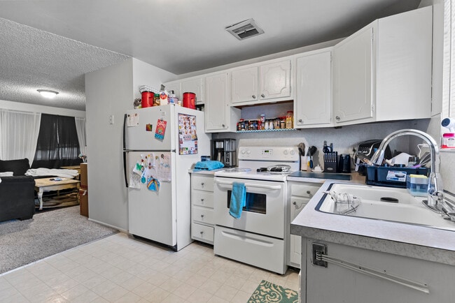 Building Photo - 1435 S 320 E