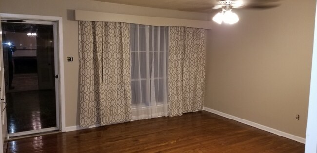 Foto del edificio - 604 Maple St