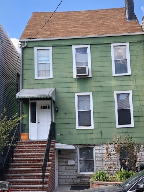 Primary Photo - 263 Ogden Ave