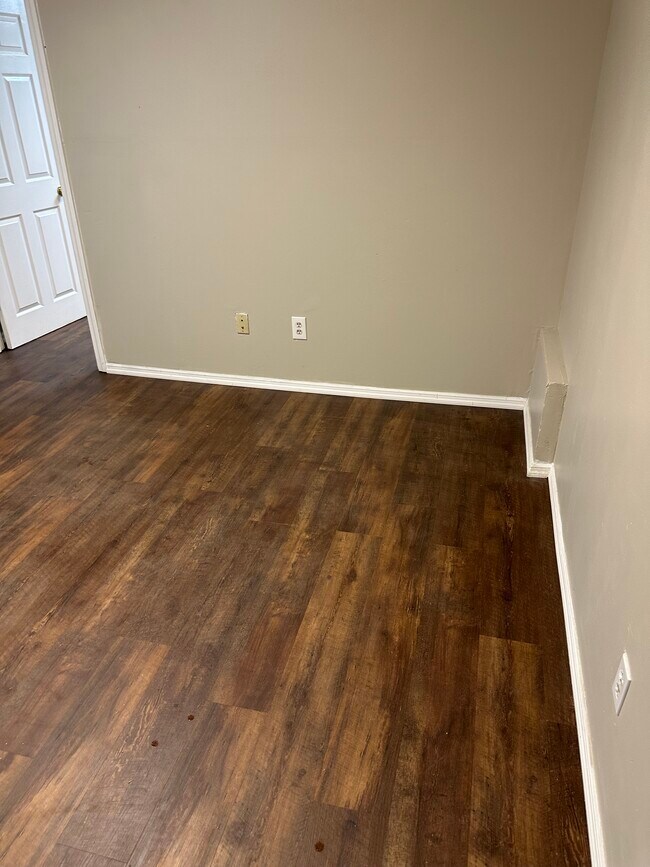 Building Photo - 2563 Treasure Ct