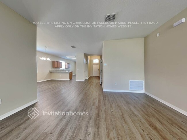 Foto del edificio - 7262 Cedarcrest Blvd