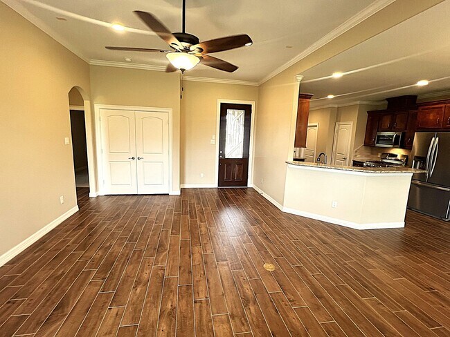 Foto del edificio - Needville Rental Property In Highland Pointe