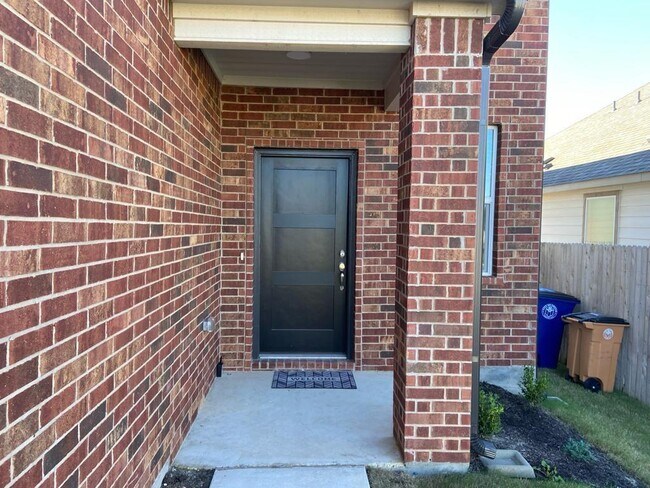 Foto del edificio - 4613 Syndicate Rd