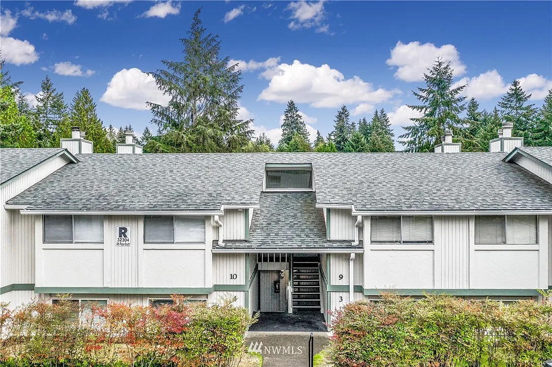 32304 4th Pl S Unit R3, Federal Way, WA 98003 Condo for Rent in