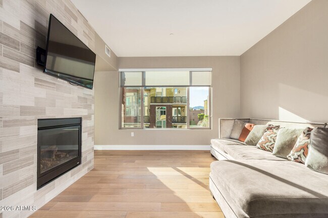 Foto del edificio - 4803 N Woodmere Fairway