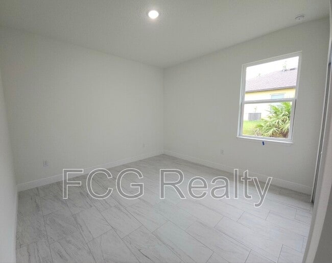 Foto del edificio - 6260 N Chestnut Terrace
