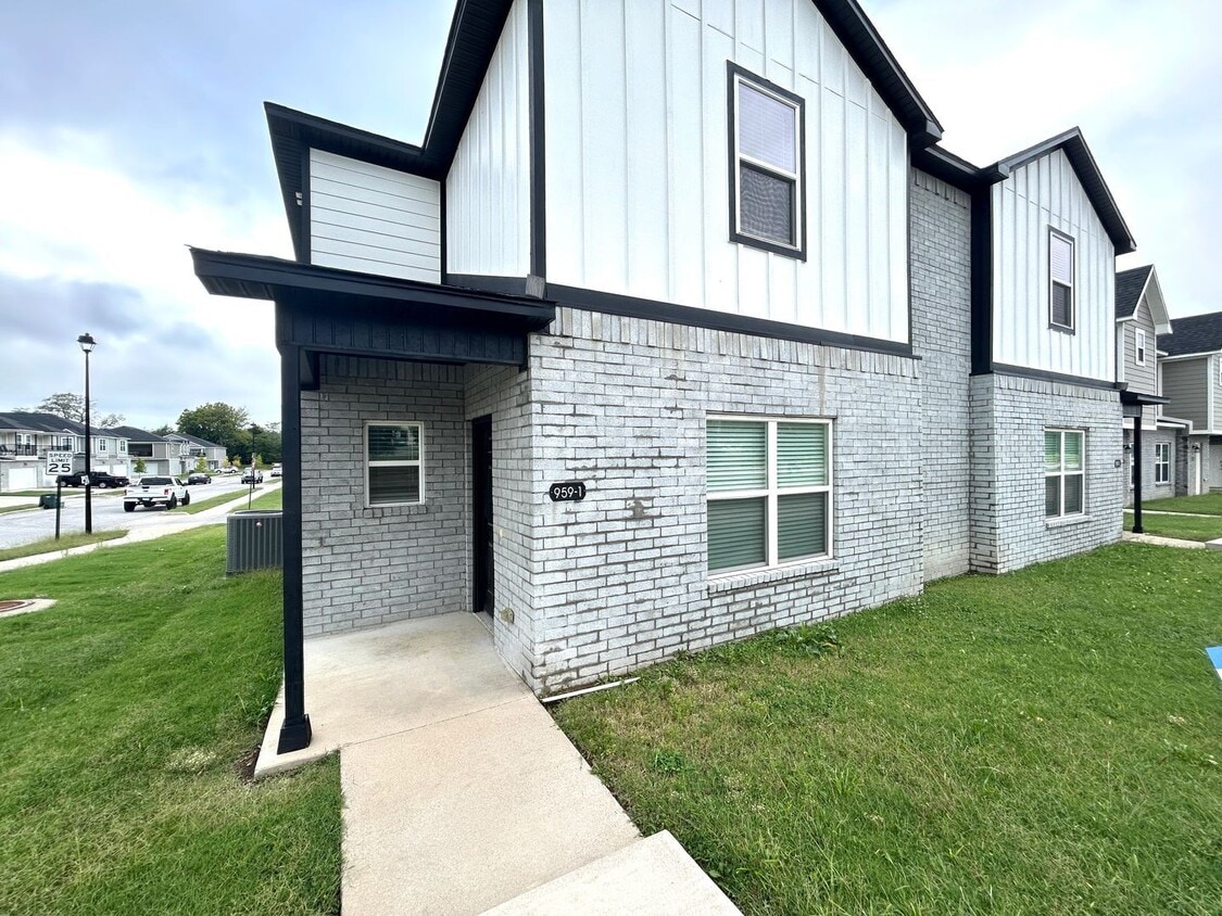 Photo - 959 Rupple Rd