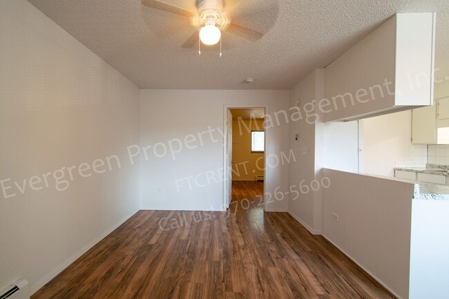 Building Photo - 1428 S California Ave