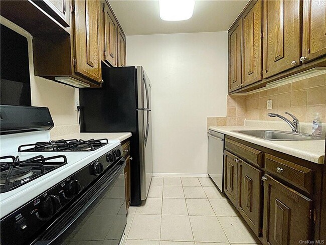 Foto del edificio - 2 Old Mamaroneck Rd