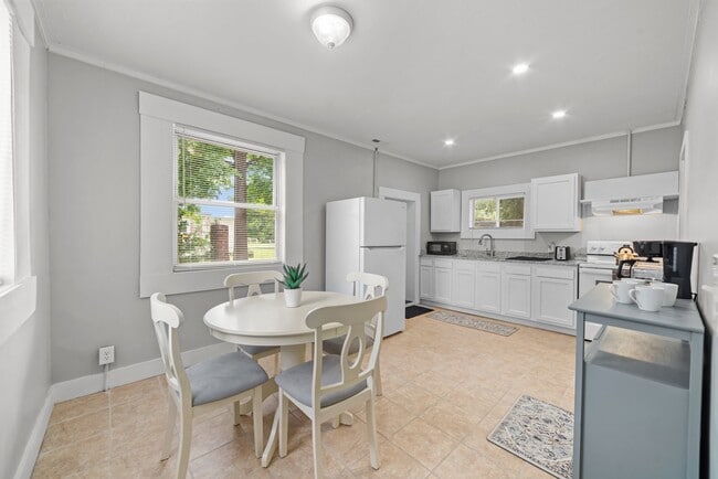 Foto del edificio - 4196 Lee St