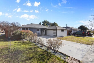 Building Photo - 3004 Vistamont Dr