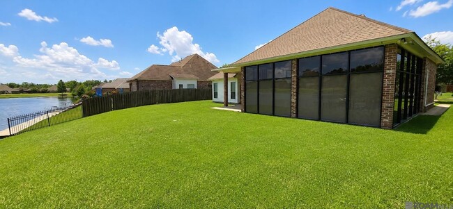 Building Photo - 9430 Magnolia Crossing Dr