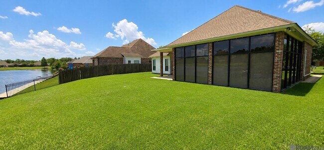 Foto del edificio - 9430 Magnolia Crossing Dr