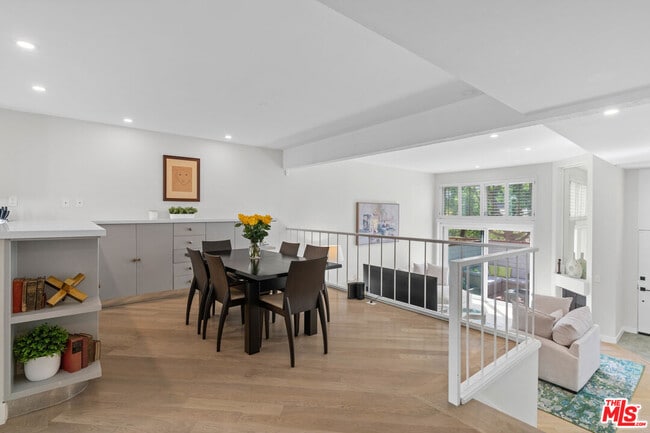 Foto del edificio - 13072 Maxella Ave