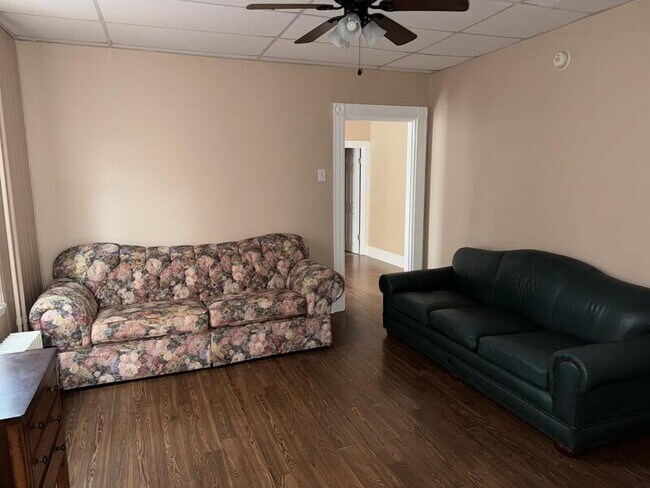 Foto del edificio - 539 N Plum St